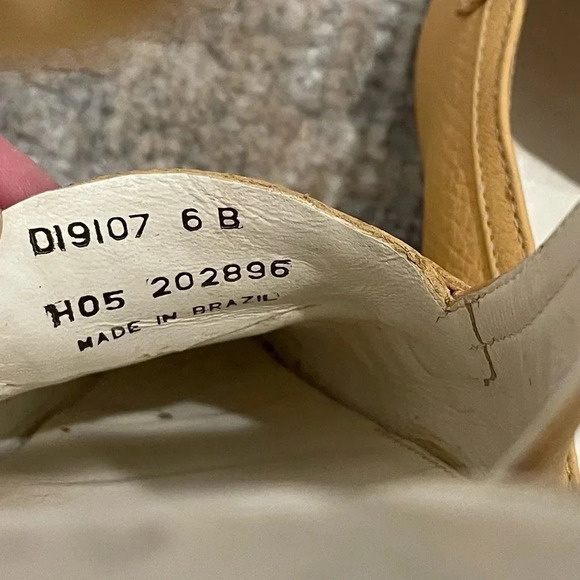 Cole Haan Women's Sz 6B Leather Sling Back Kitten Heels, Made in Brazil - Picture 4 of 9